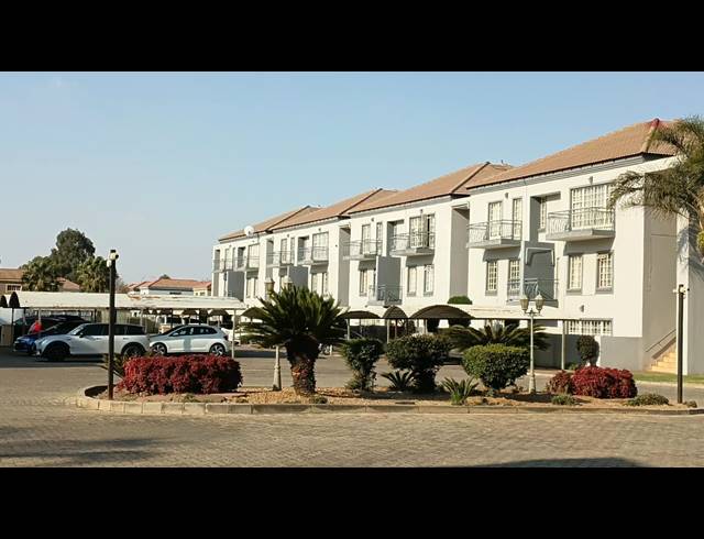 3 BEDROOM APARTMENT FOR SALE IN BRAKPAN NORTH